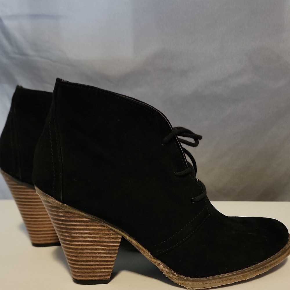 Black Heeled Boots with Tapered Wooden Heel